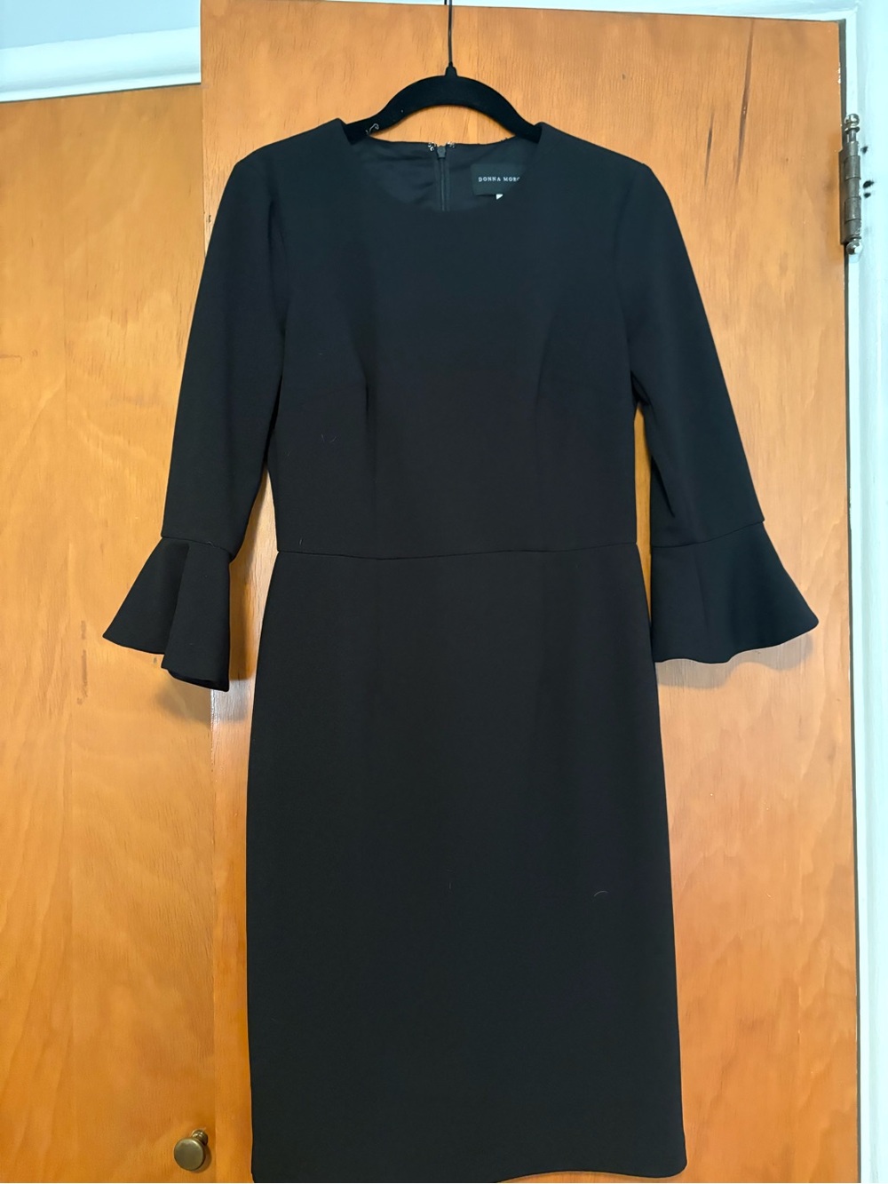 Donna Morgan Black Crepe Bell Sleeve Sheath Dress Size 0